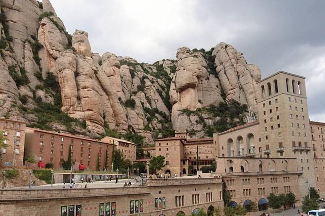 Private Day Trip from Barcelona to Montserrat - The driver experience: local perspective without being inside every building