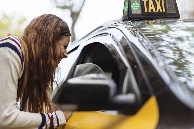 Private Departure Transfer: Hotel to Barcelona El Prat International Airport - The trip itself: a quick, airport-focused run to El Prat