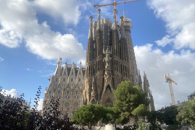 Private discovery bike tour of Barcelona - Catedral area stops: what you see in the time window