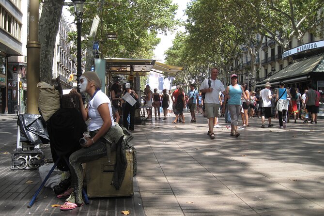 Private discovery bike tour of Barcelona - Sagrada Família: the must-see, but manage expectations