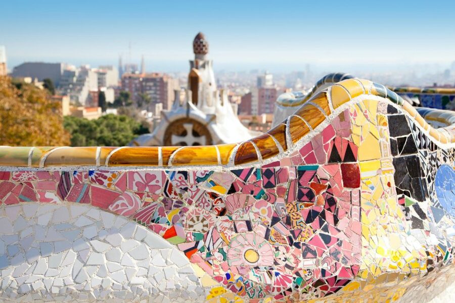Private E-Bike Tour: Park Güell & Best of Barcelona - Rolling into the old town: narrow streets and smart guiding