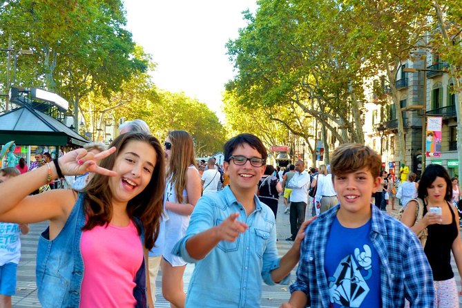Private Family Experience - Dragon Tour in Barcelona for Kids - From Plaça Reial to Passeig del Born: what the route feels like