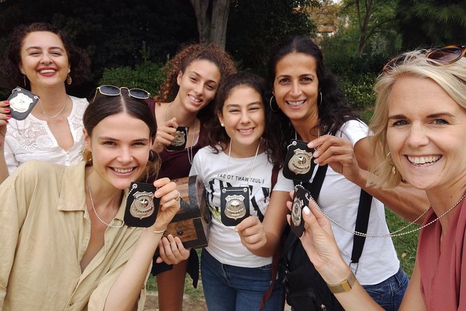 Private Family Treasure Hunt | Guided, fun & 100% Offline | Xventura Barcelona - Stop 5: Museu Picasso, wrapping the case near art and legend