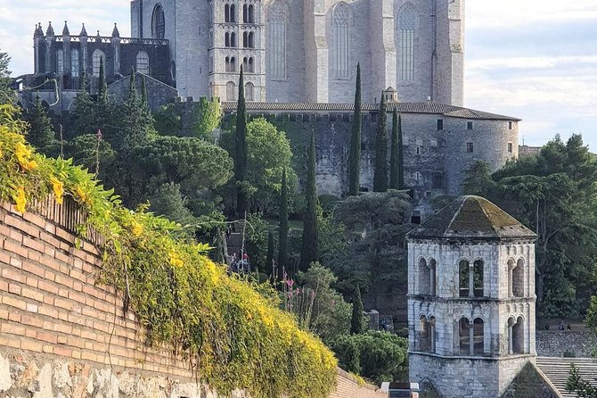 Private Girona and Besalu, Jewish History tour from Barcelona - Lunch, breaks, and what to pack for a long but focused day
