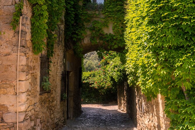 Private: Girona and Costa Brava adventure from Barcelona - Peratallada: medieval lanes with guided context and free roaming