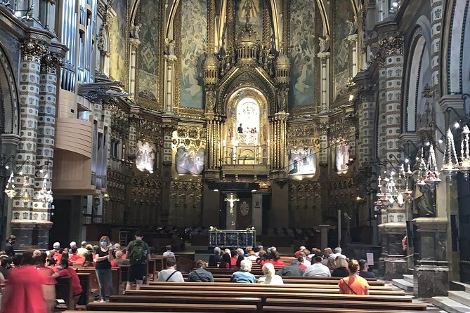Private Half Day Tour in Monserrat with Driver - Abadia de Montserrat: your two hours with the Black Madonna
