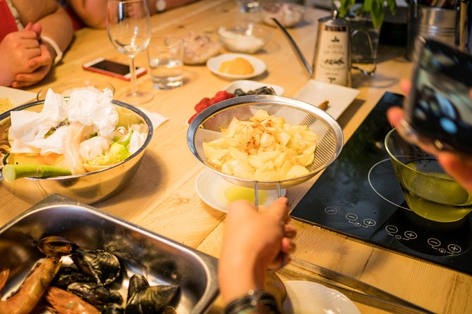Private Paella class, Tapas, full menu and Sangria workshop - Price and logistics, and whether it feels worth it