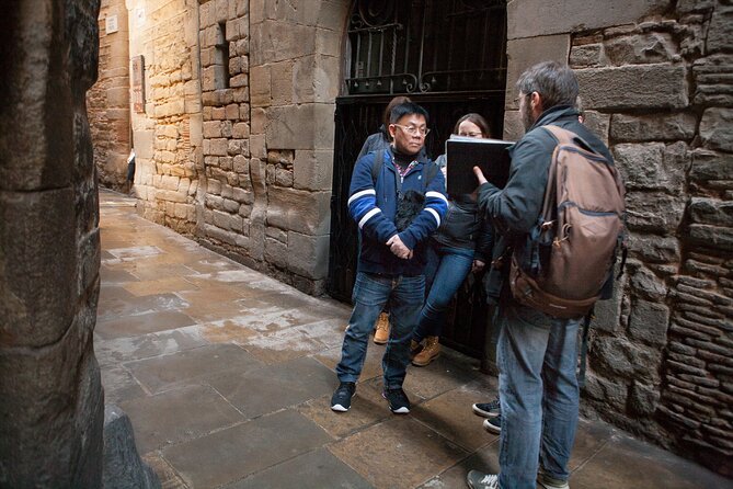 Private Religious Tour: Sagrada Familia, Romans & Jewish Quarter - The Jewish Quarter route: streets, expulsions, and what you can actually see