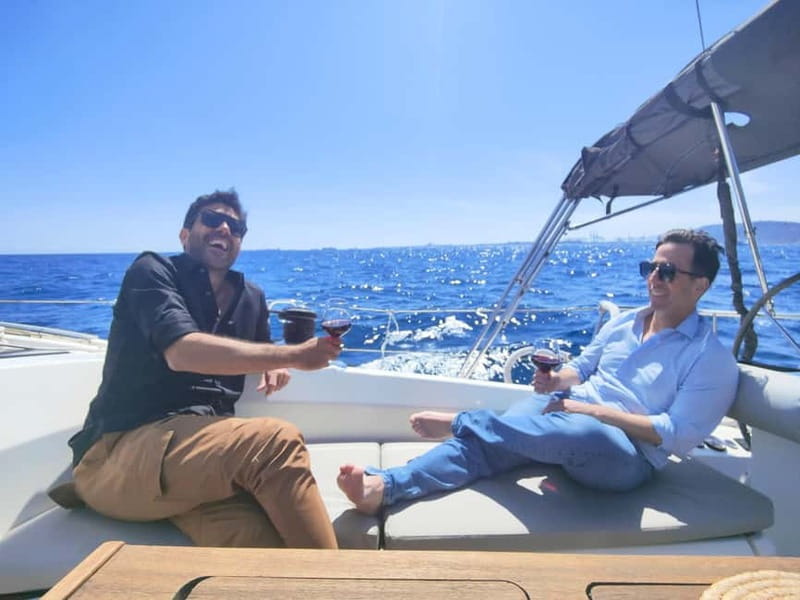Private Sailboat Barcelona Luxury Boat + Aperitifs & Drinks - Comfort on a 45-foot sailboat for up to 11