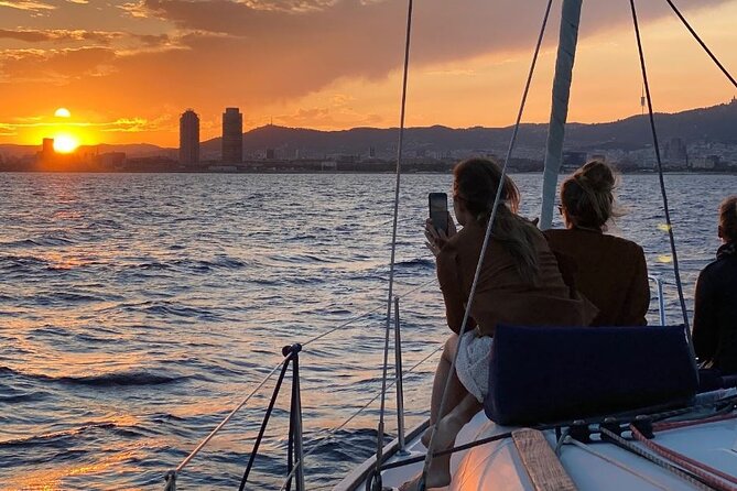 Private sailing trip from Barcelona with open bar - Music on board via Bluetooth: a surprisingly good touch