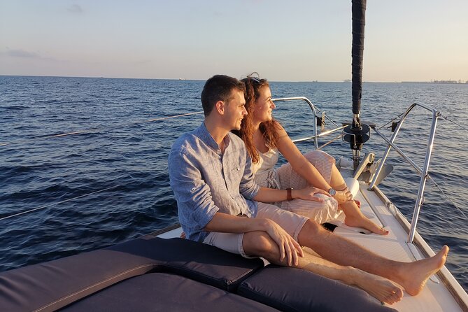 Private sailing trip from Barcelona with open bar - The open bar and snacks: what you actually get