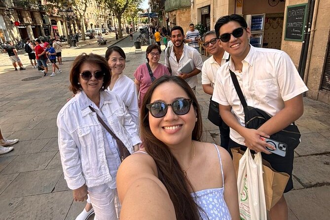 Private Tapas Walking Tour in Barcelona Modernist Area with Dinner included - The value in a private tapas walk that includes drinks
