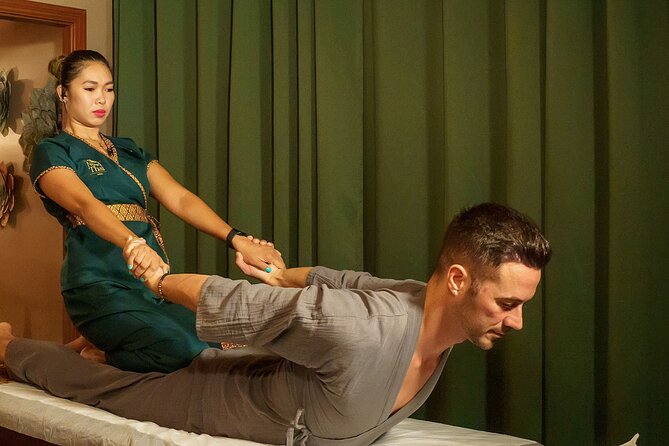 Private Thai Massage Session in Barcelona - Inside Your 90 Minutes: Pressure Points, Stretches, and a Calmer Body