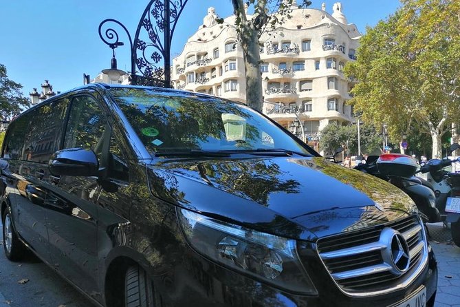 Private Tour Barcelona and Montserrat 8 Hours - Getting there smoothly: pickup, vehicle size, and pacing