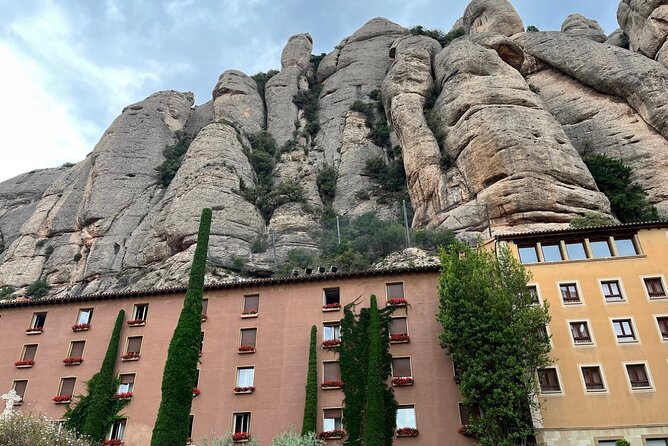 Private Tour from Barcelona to Monserrat - Getting to Montserrat: pickup points and waiting time matter