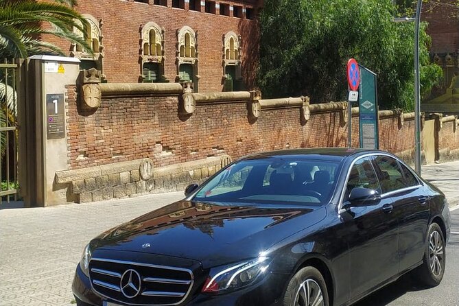 Private Transfer From Barcelona City to Barcelona Airport - Arriving at Barcelona Airport without the taxi scramble