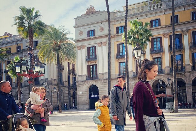 Ramblas, Old Town, Gothic and Gaudi Architecture Walking Tour - Casa Batlló, La Pedrera, and the Modernist parade on Passeig de Gràcia