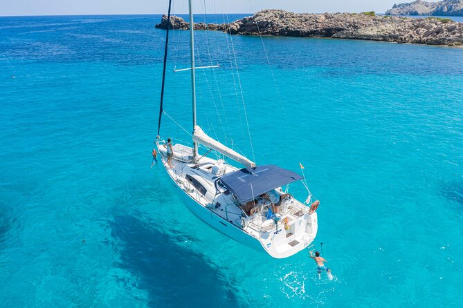 Refreshing Private Sailing Tour in Barcelona (max 11 persons) - Where you meet at Moll de la Marina and what to expect on arrival