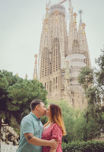 Romantic Photoshoot Experience for Couples in Barcelona - Key things to know