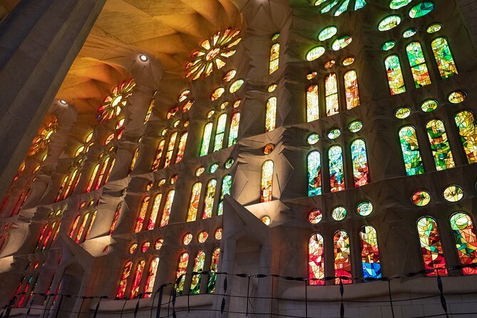 Sagrada Familia and Guell Park Private Tour - Pickup, transport, and how the 4 hours actually play out