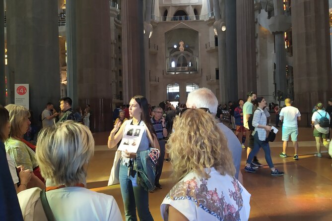 Sagrada Familia English Guided Tour & Optional Tower Access - The 90-minute flow: what you actually do on the visit