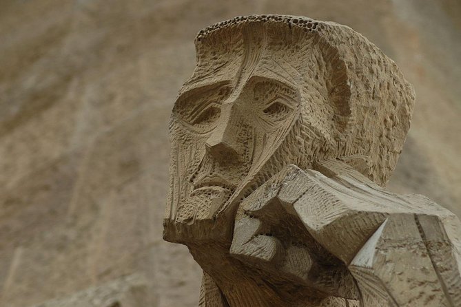 Sagrada Familia Evening Private Tour with Expert Guide - English guide experience, and how language affects your visit