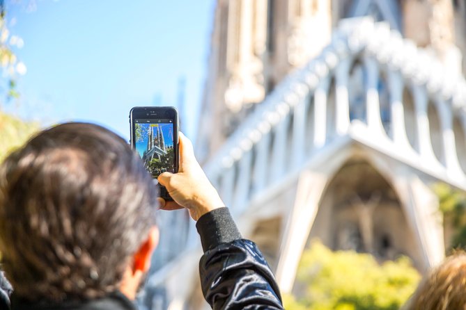 Sagrada Familia Fast Track Guided Tour - Dress Code and Church Rules You Must Follow