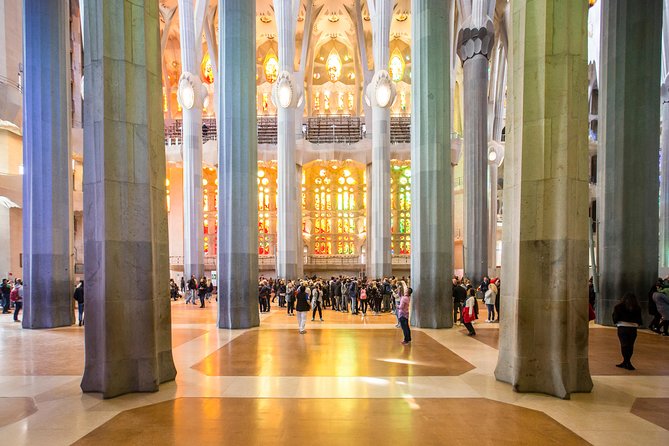Sagrada Familia Fast Track Guided Tour - Group Size and Pacing: What 30 People Feels Like