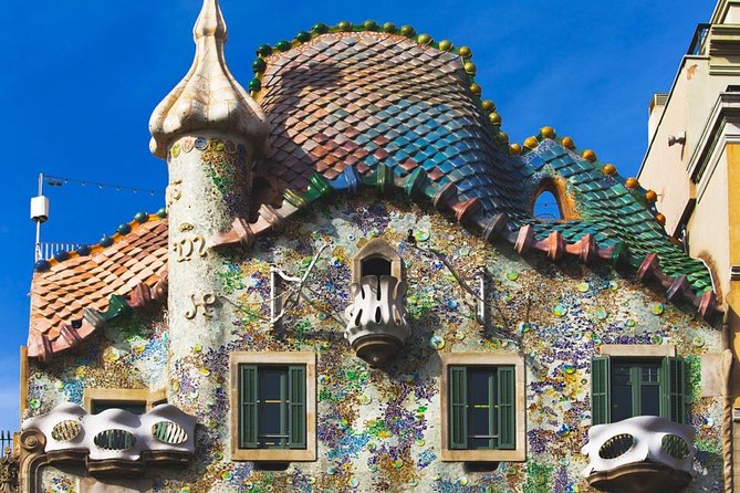 Sagrada Familia & Gaudi Tour Private or Small Group with Tickets - Palace of Catalan Music and Passeig de Gracia: where Modernisme shows off its teeth
