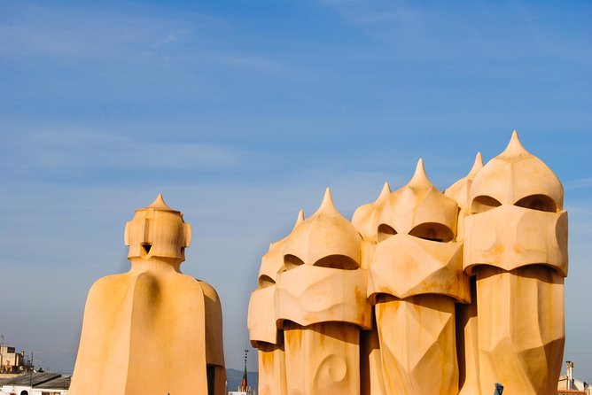 Sagrada Familia & Gaudi Tour Private or Small Group with Tickets - Getting to Sagrada Familia by metro, then skipping the line