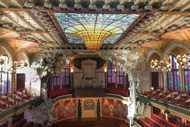 Sagrada Familia & Gaudi Tour Private or Small Group with Tickets - Inside Sagrada Familia: what you’ll see and how the tour option changes the experience