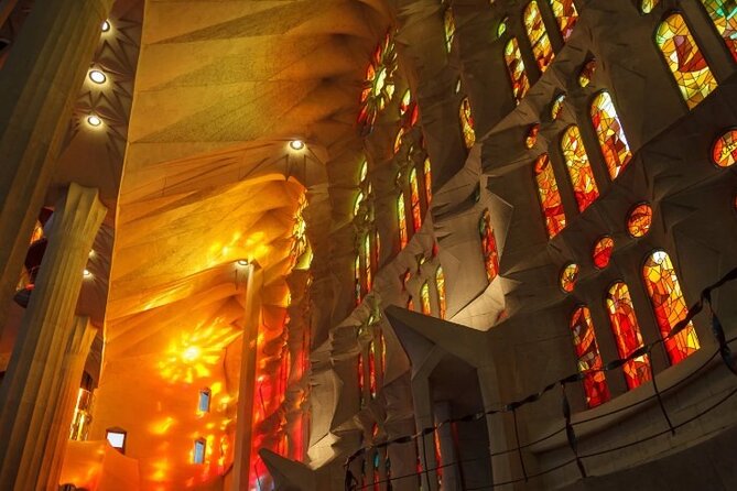 Sagrada Familia : Guided tour inside Skip the line! - The Big Picture: Why This Guided Version Works