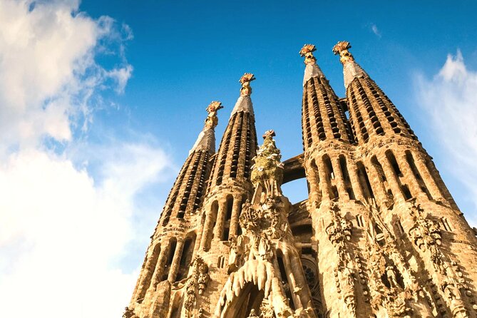 Sagrada Familia : Guided tour inside Skip the line! - Group Size and the Family-Friendly Edge