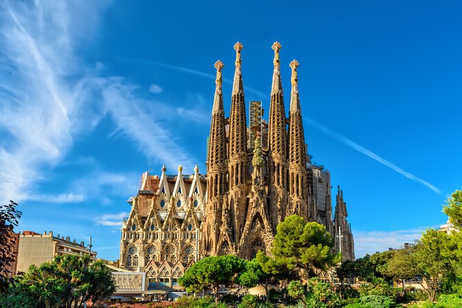 Sagrada Familia Guided Tour with Skip The Line Access - Why this Gaudí tour works better than wandering