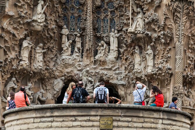 Sagrada Familia Guided Tour with Skip The Line Access - Price and value: what $50.79 buys you