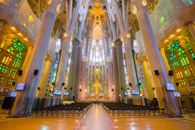 Sagrada Familia Guided Tour with Towers Access - What Your Guide Explains on the Way to the Façade