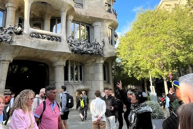 Sagrada Familia & La Pedrera Small Group Tour with Cava Tasting - What a 15-Person Group Really Changes