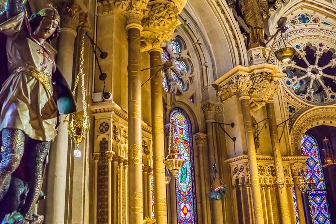 Sagrada Familia & Montserrat Private Tour with Hotel pick-up - Sagrada Familia With Included Tickets, Timed Entry, and Live Context