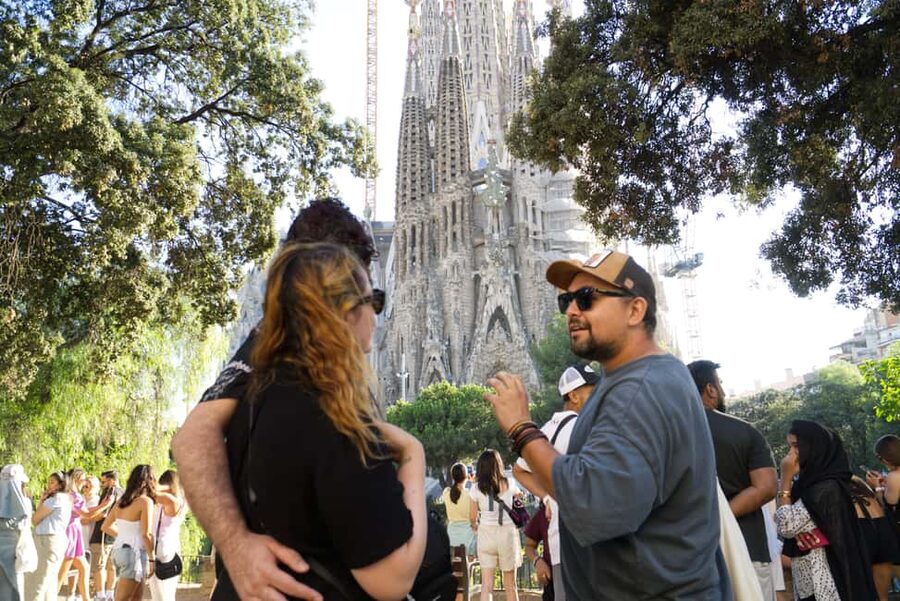 Sagrada Família & More: Barcelona Tour + Candy Tasting - Casa Batlló: The Stop That Most People Remember