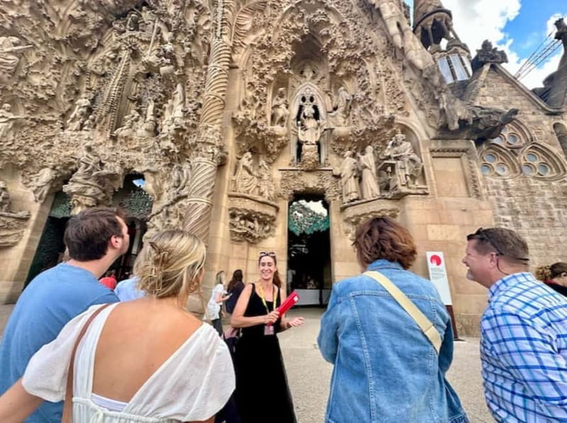 Sagrada Família & Park Güell Guided Tour with Transportation - Price and value: what $69 buys you, and what it does not