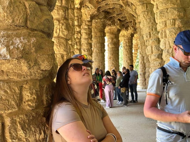 Sagrada Família & Park Güell Guided Tour with Transportation - Meeting point, timing, and how the day flows