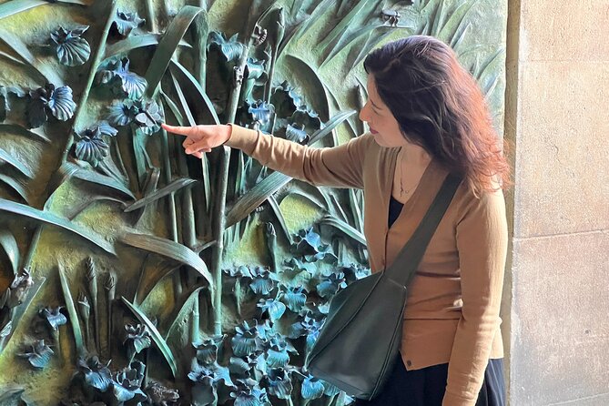 Sagrada Familia Private Tour - Private tour vibe: only your group participates