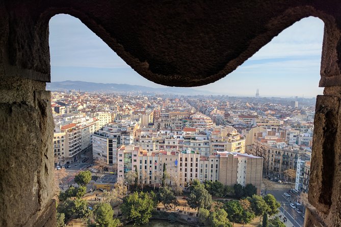 Sagrada Familia Skip-the-Line Private Tour with Guide - Nativity Façade time outside: why a little pre-door time helps