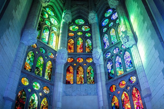 Sagrada Familia Skip the Line Tour Optional Small Group - Your 90 Minutes Inside Gaudí’s Masterpiece: What You’ll See