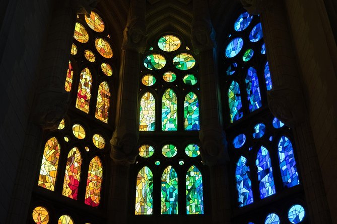 Sagrada Familia Skip the Line Tour Optional Small Group - Practical Tips to Make This Feel Effortless