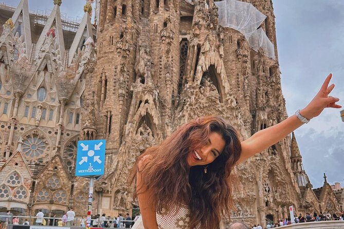 Sagrada Familia Skip The Queue With Audio Guide Tour - Practical tips that make the visit smoother