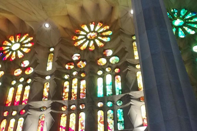 Sagrada Familia Small Group Tour with Skip the Line Ticket - What You Learn: Gaudí’s Design Logic, Not Just Looks