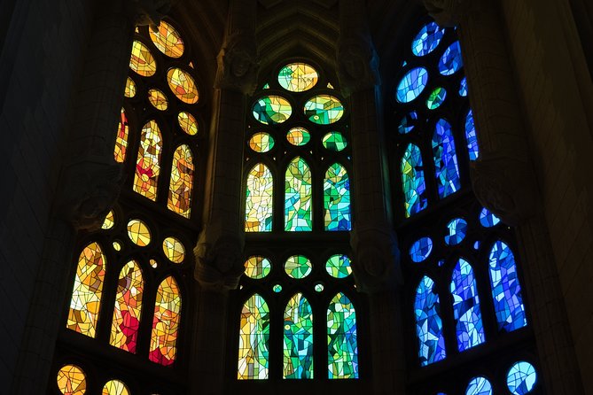 Sagrada Familia Small Group Tour with Skip the Line Ticket - Construction Still Happening: What That Means for Your Visit