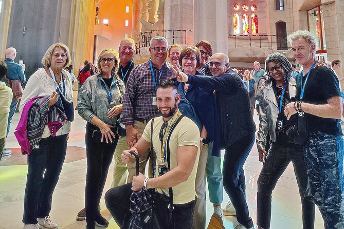 Sagrada Familia: The Golden Hour with Skip the line Tickets - Where to focus during the golden glow (and how to get great photos)