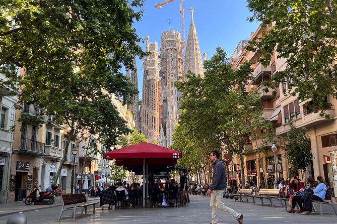 Sagrada Familia Tour with Express Entry and Local Guide - Who This Sagrada Familia Express Tour Suits Best